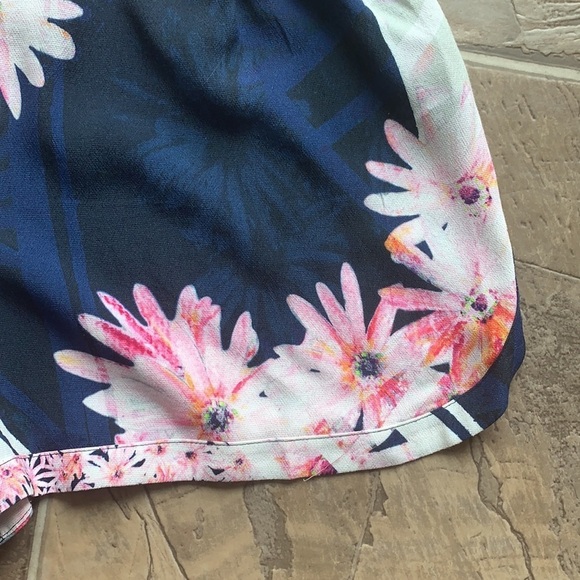 French Connection Floral Pull On Shorts - Picture 8 of 11